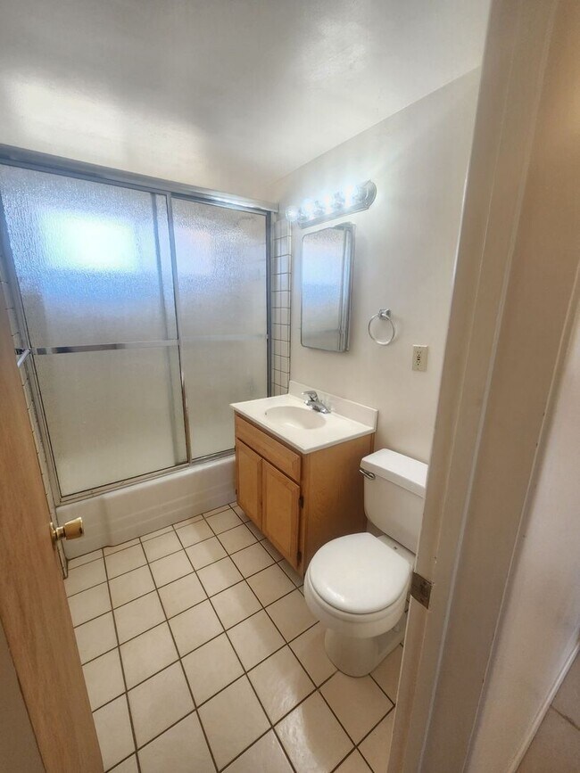 Building Photo - Beautiful 3 bedroom 2 Bath home in Indian Cove with a POOL!