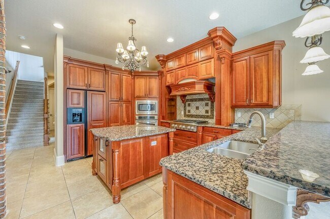 Building Photo - 1605 Kennesaw Dr