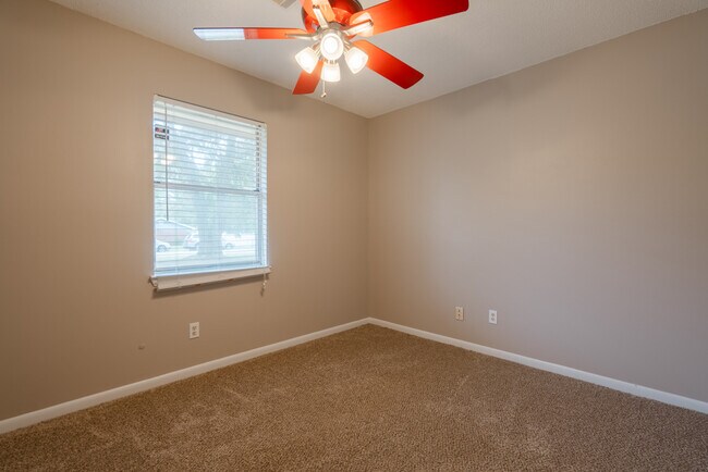 Building Photo - 174 Sequoia Cir