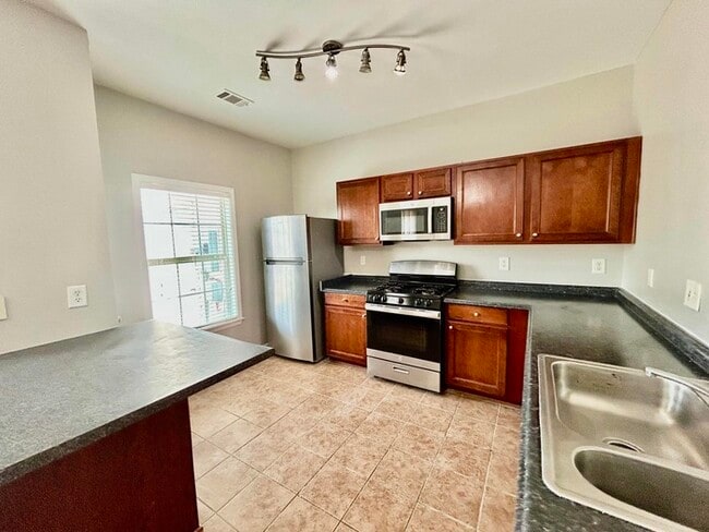 Building Photo - 1042 Prestwyck Ct