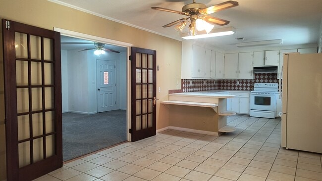 Building Photo - 5008 Bobo Rd