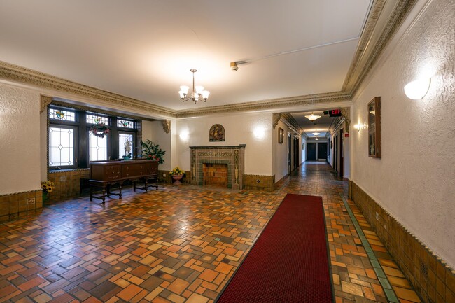 Building Photo - 340 Fairmount Ave