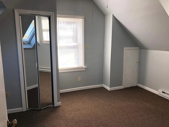 Building Photo - 7 Old Orchard Ln