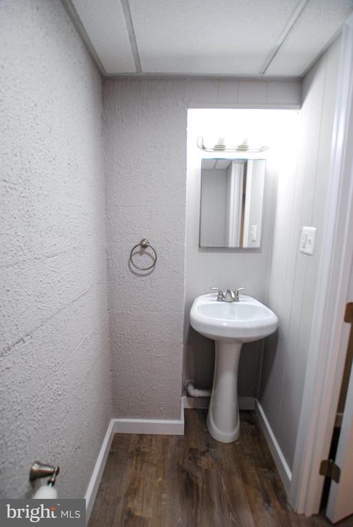 Building Photo - 8512 Hydra Ln