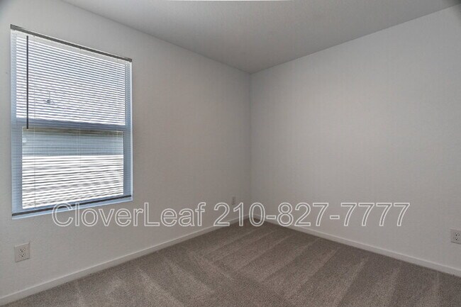 Building Photo - 469 Wolf Crest Blvd