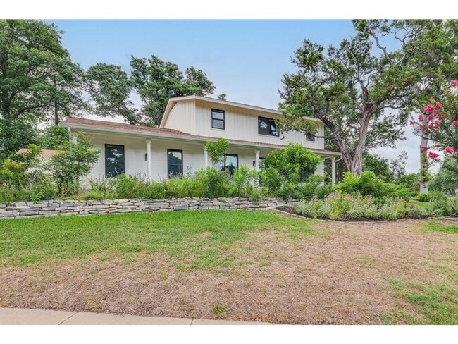 Building Photo - 8700 Mountainwood Cir