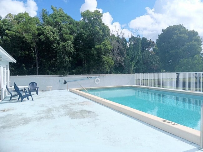 Building Photo - 4374 Walden Cir