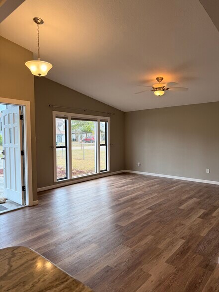 Building Photo - 17404 Dumont Dr