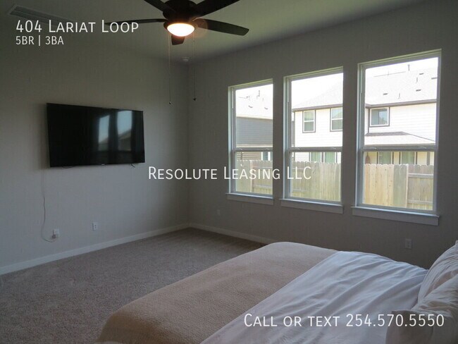 Building Photo - 404 Lariat Lp