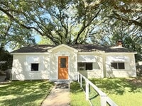 Building Photo - Charming 2-Bedroom Home with Office