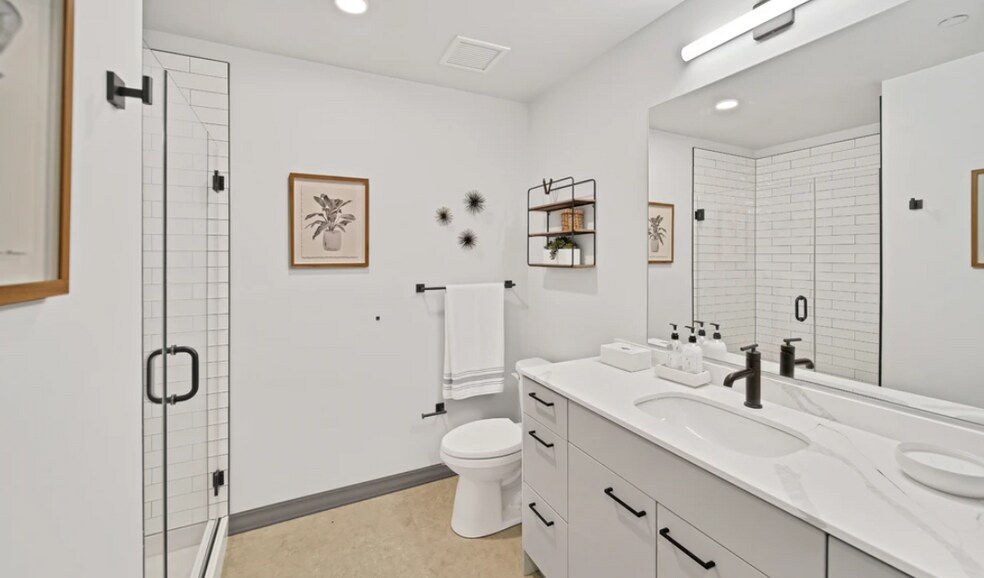 Building Photo - 2155 N Elston Ave