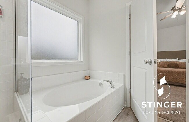 Building Photo - 198 Great Bend Dr