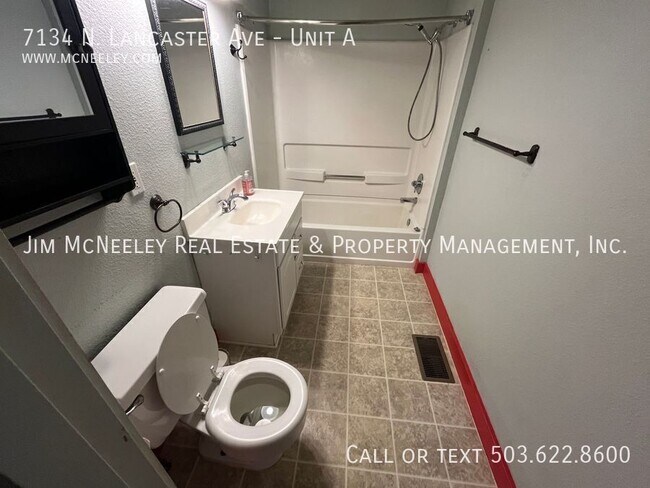 Building Photo - 7134 N Lancaster Ave