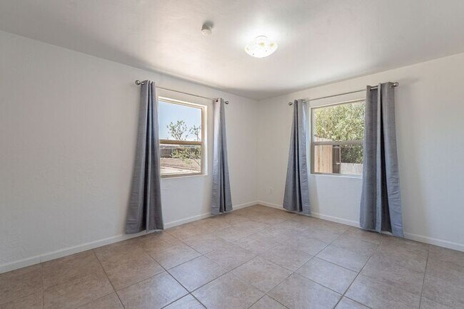 Building Photo - Desert Light & Outdoor Living – Tucson 2 B...
