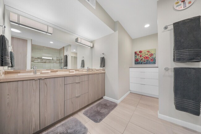 Building Photo - 48 Palma Dr