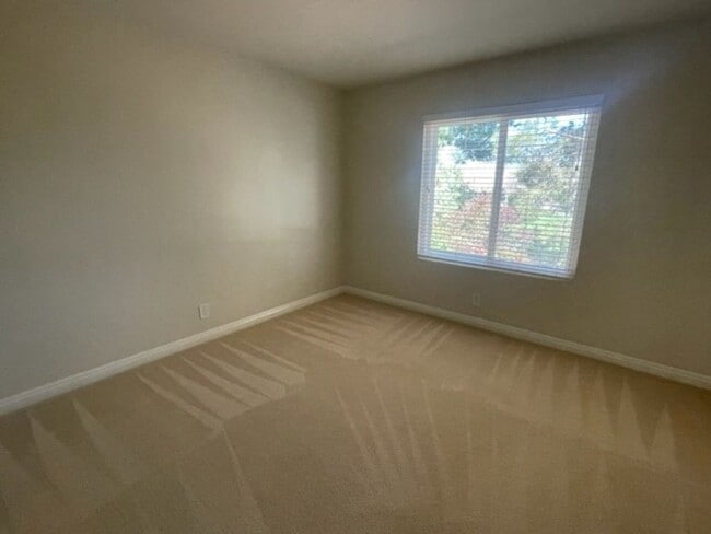Building Photo - 12015 River Grove Ct