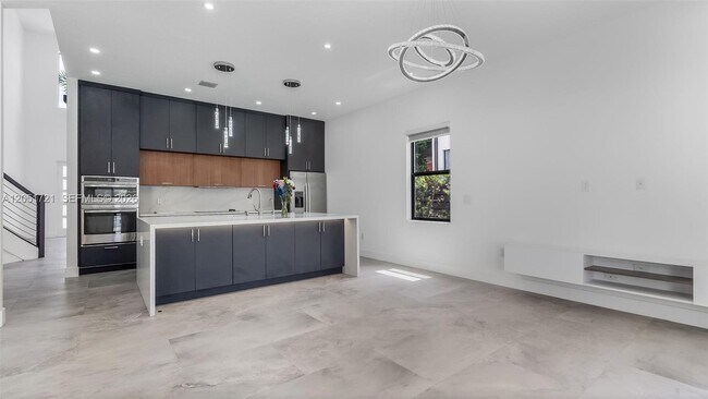 Building Photo - 8900 NW 161st Terrace