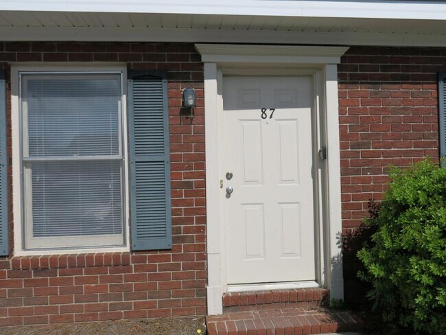 Primary Photo - 140 Lanier Dr