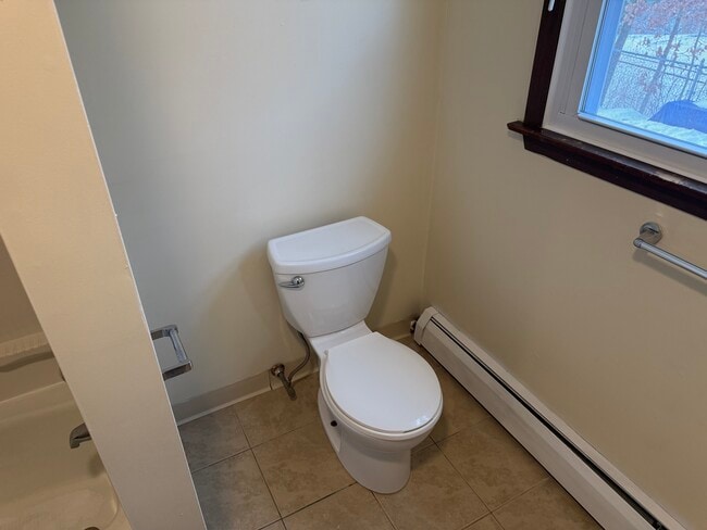 Building Photo - Briarwood 9