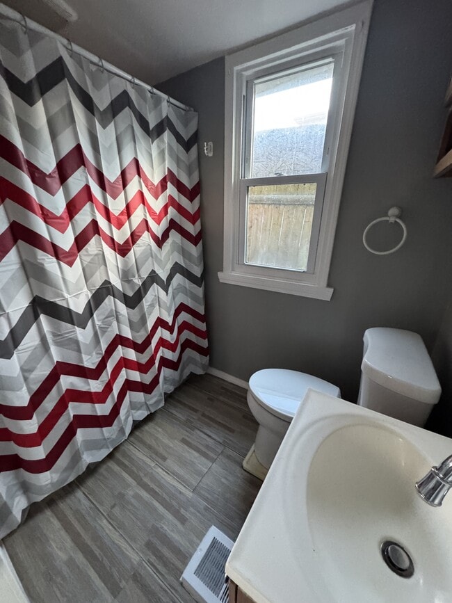 Building Photo - 225 Haviland Park