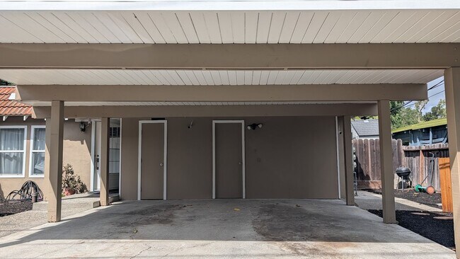 Building Photo - 2223 Buena Vista Ave