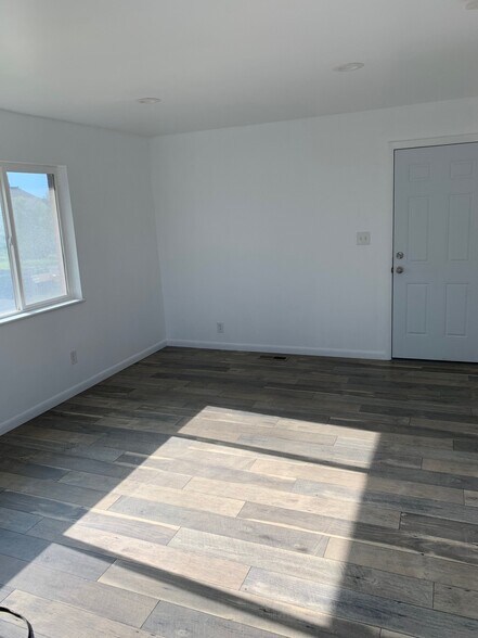 Building Photo - 2874 S 300 E