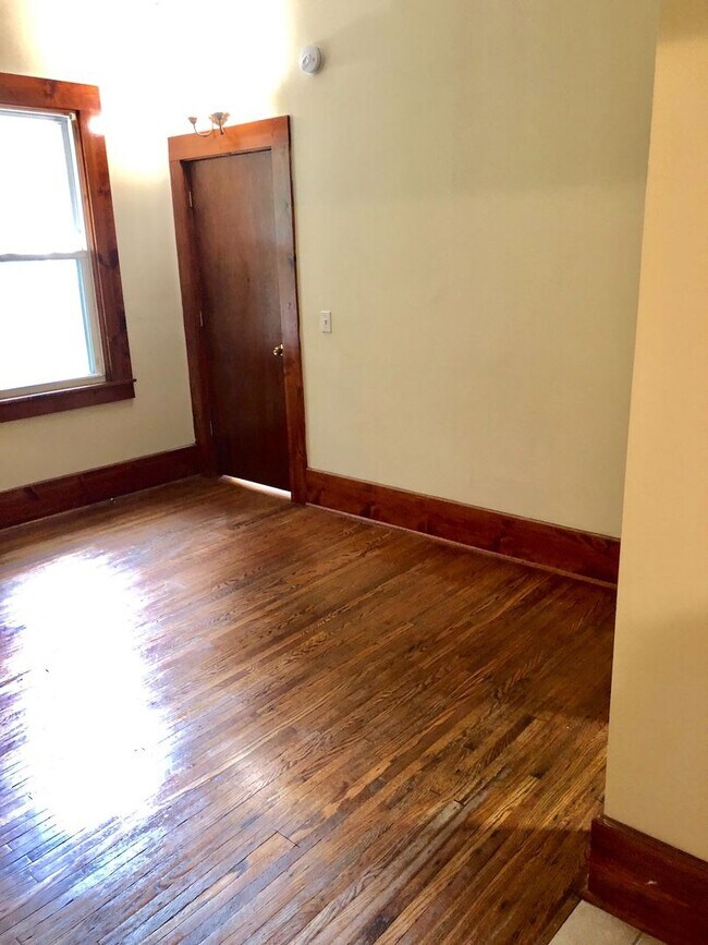 Building Photo - 15 Hanna Pl