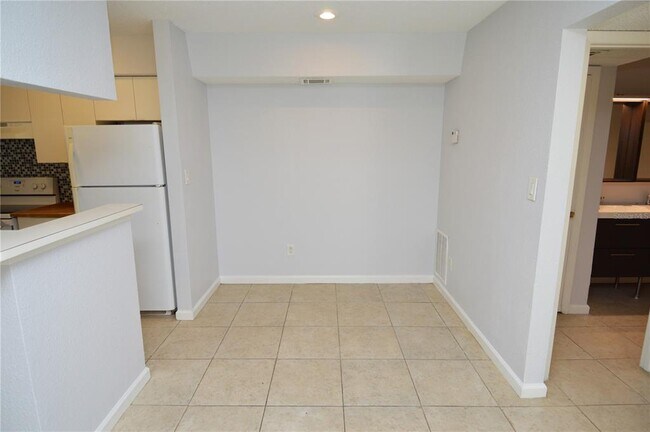 Building Photo - 8645 Fancy Finch Dr