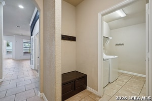 Building Photo - 707 Gold Beauty