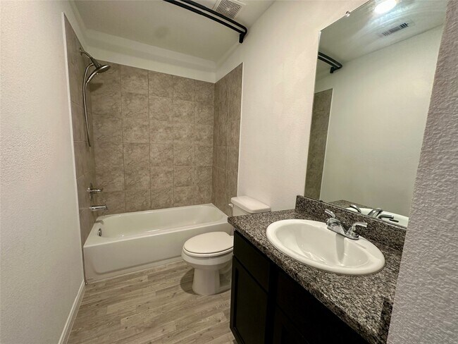 Building Photo - 16635 Colleen Pl