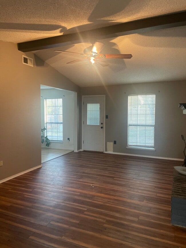 Building Photo - 3 bed 2 bath, Wylie ISD