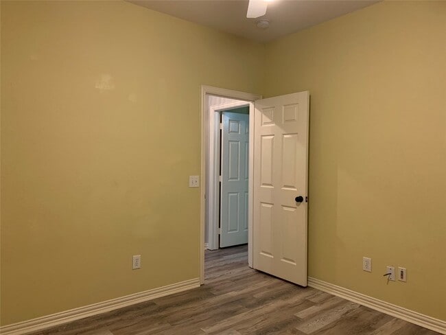 Building Photo - 1313 Limestone Creek Dr