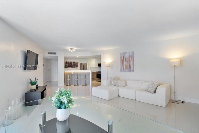 Building Photo - 600 Parkview Dr