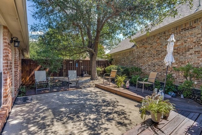 Building Photo - 5929 La Cumbre Dr