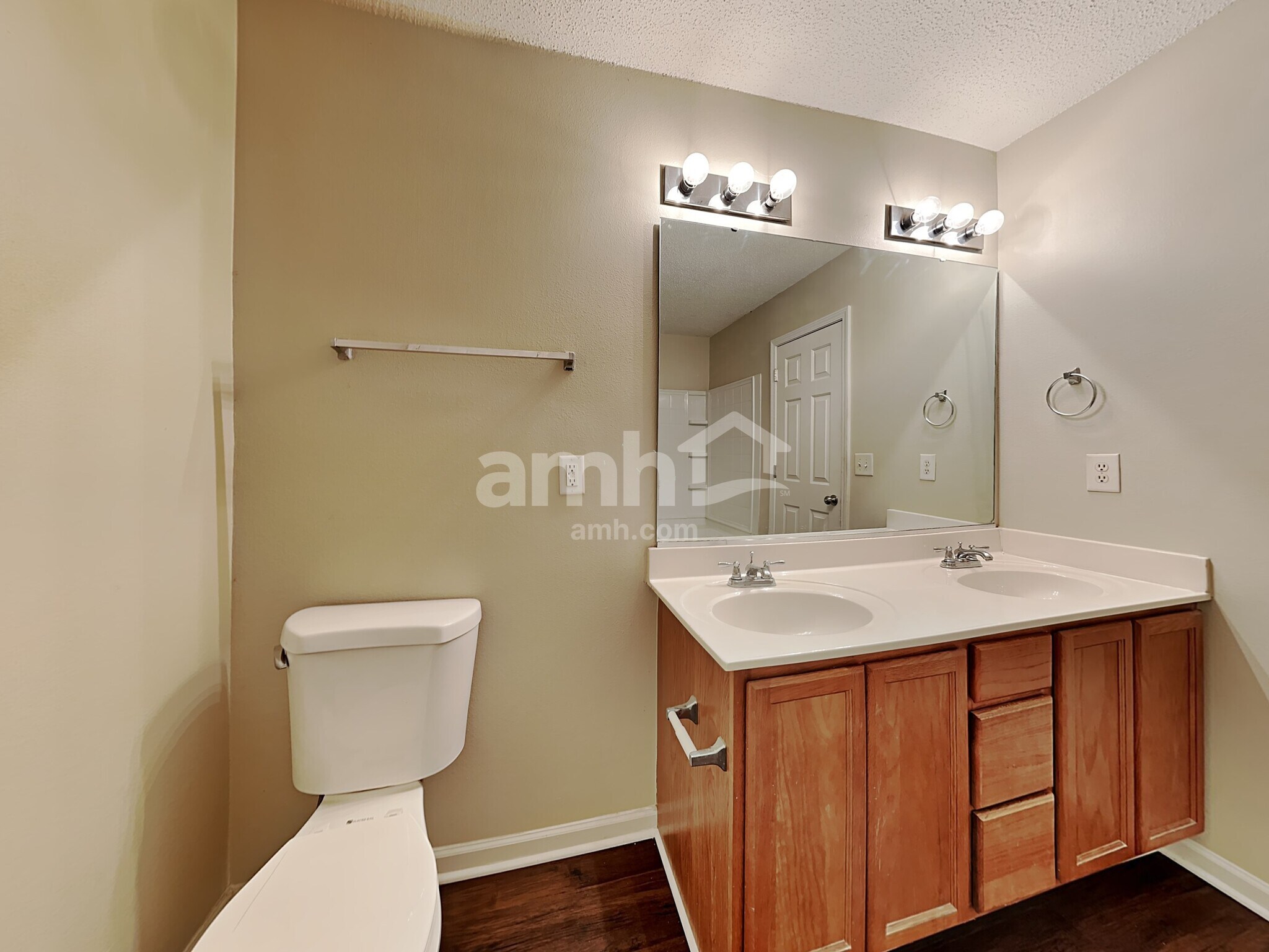 Building Photo - 806 Topsail Dr