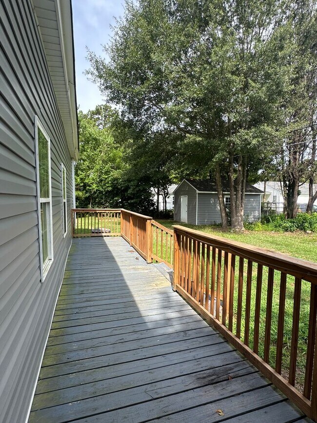 Building Photo - 1008 Speight St