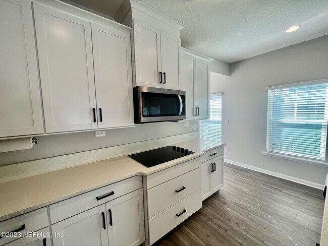 Building Photo - 2117 Hawkeye Pl