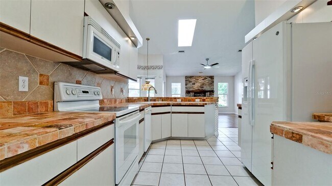 Building Photo - 407 68th Ave Dr W