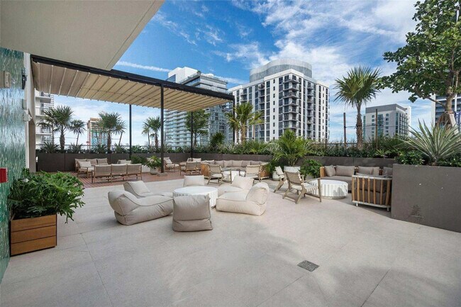 Building Photo - 601 N Miami Ave