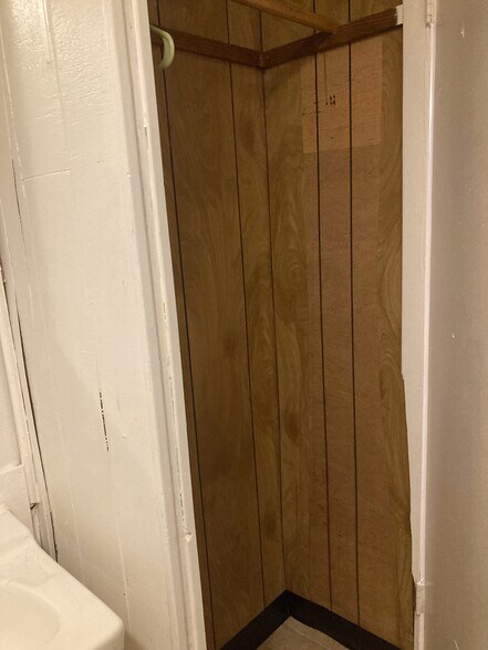 Building Photo - 2102 9th St W