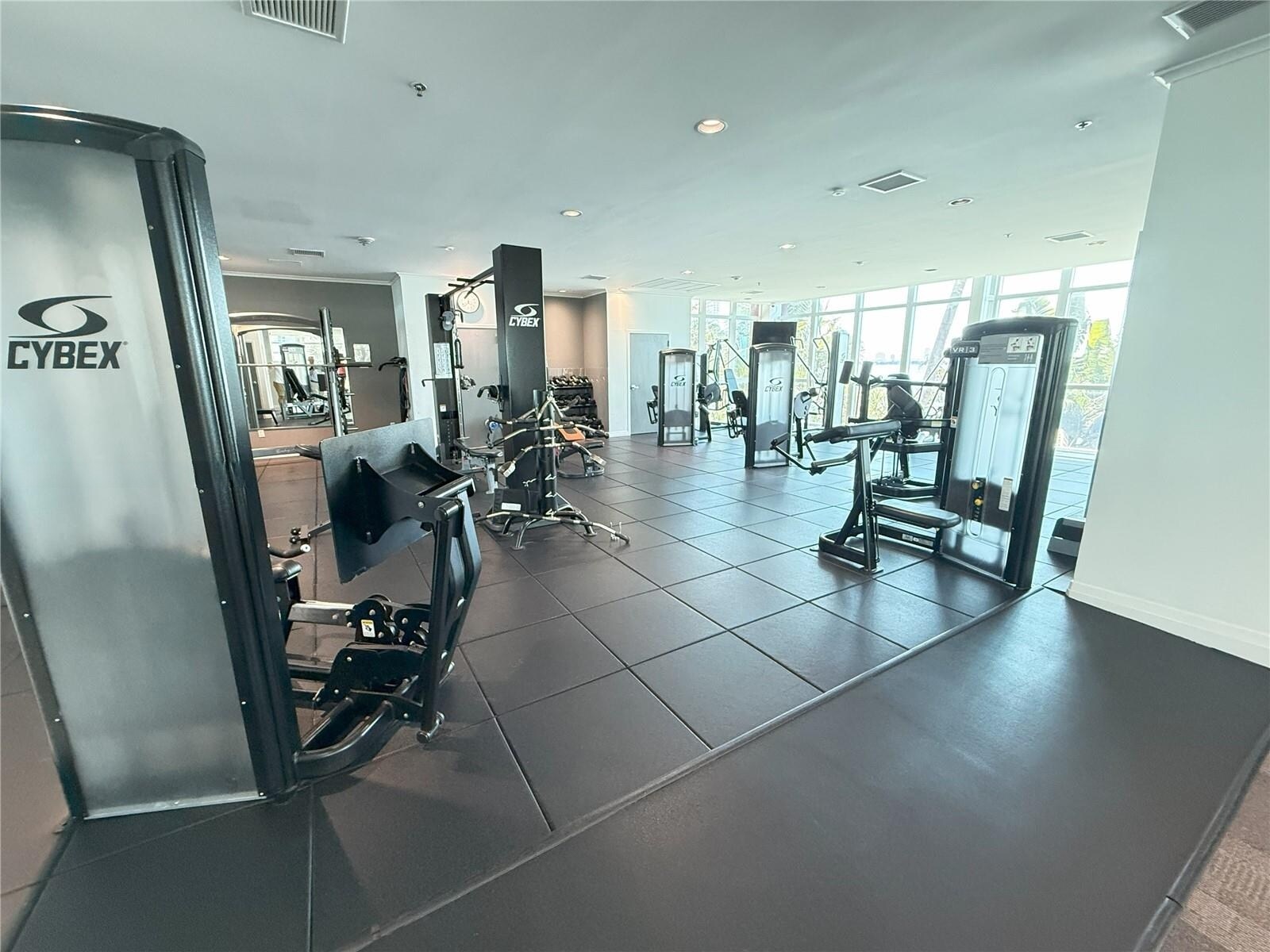 Building Photo - 1155 Brickell Bay Dr