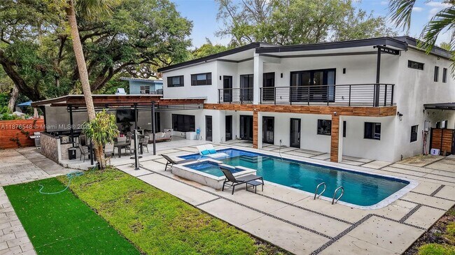 Building Photo - 3000 Riverland Rd