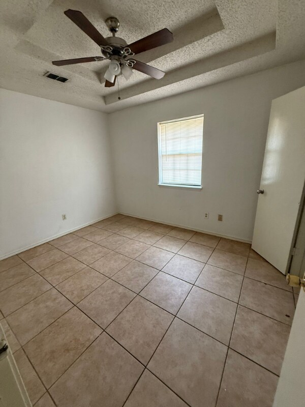 Building Photo - 108 Mina De Oro