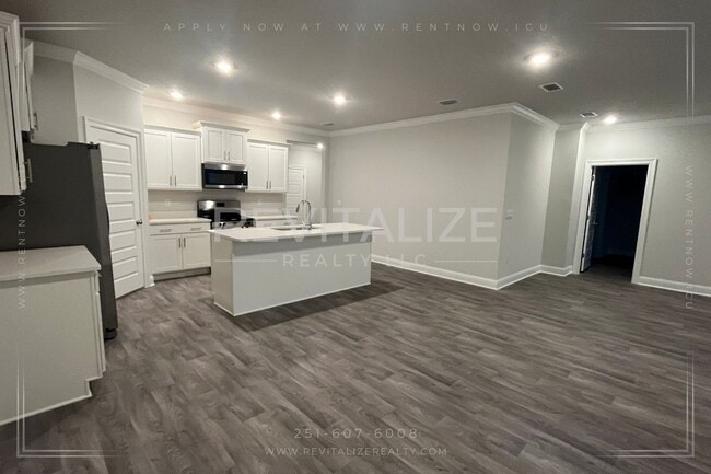 Building Photo - Cottage Charm Meets Modern Living