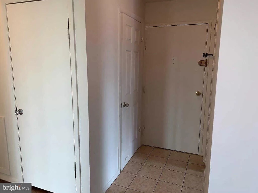 Entrance - 4520 King St