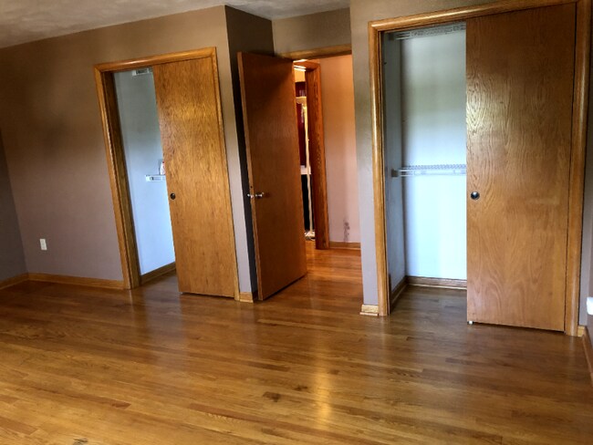 Building Photo - 3486 PA-711