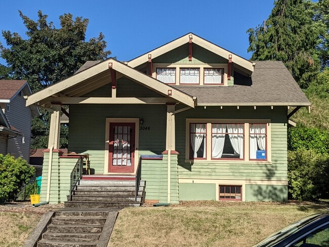 Building Photo - 5046 NE Mallory Ave