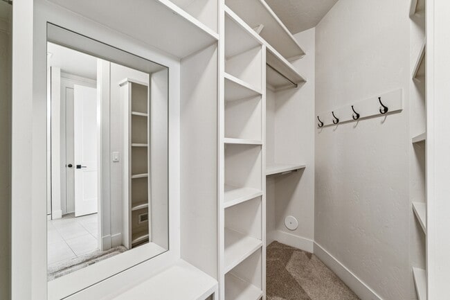 Building Photo - 3243 S Sedgebrook Ln
