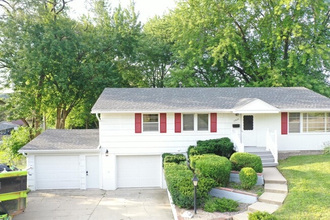 Building Photo - 3620 3rd Pl NW