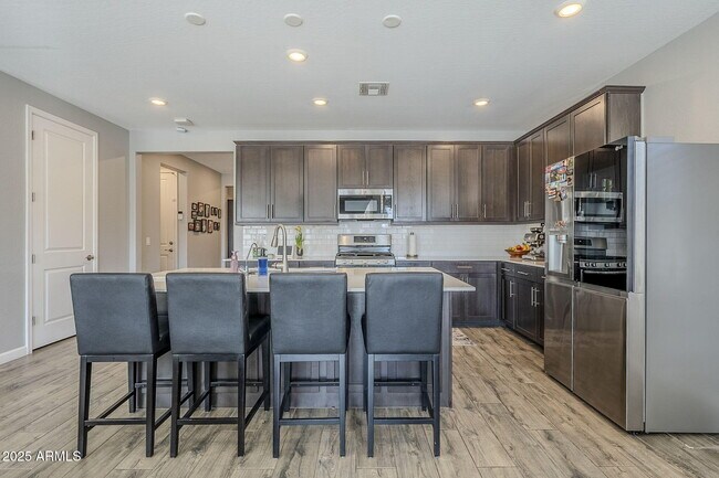 Building Photo - 9935 E Thornbush Ave